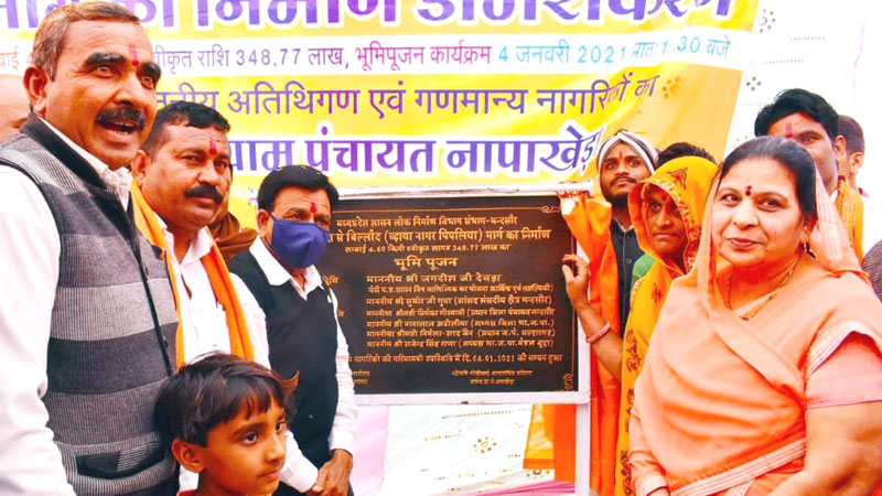 सड़कें अर्थव्यस्था की रीढ़ होती हैं : वित्त मंत्री श्री देवड़ा