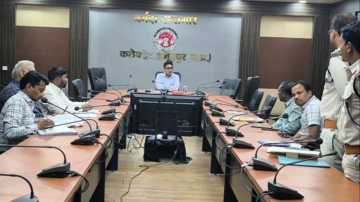 किसानों को फसलों का शासन द्वारा निर्धारित उचित मूल्य दिलाएं अधिकारी-कलेक्टर