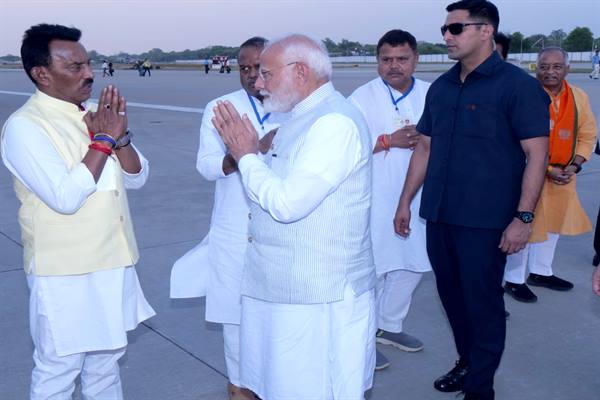 प्रधानमंत्री श्री मोदी ने नई दिल्ली के लिए किया प्रस्थान