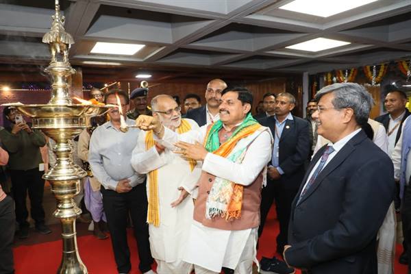 भारत भवन सिर्फ एक भवन नहीं, जीवन की रचना है, अतीत हो रहा है पुन: जीवंत : मुख्यमंत्री डॉ. यादव भारत भवन सिर्फ एक भवन नहीं, जीवन की रचना है, अतीत हो रहा है पुन: जीवंत : मुख्यमंत्री डॉ. यादव