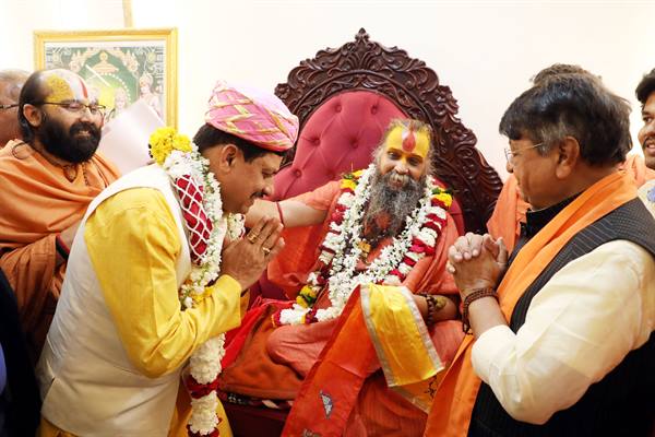 श्री राम मंदिर खातीपुरा पहुंचकर मुख्यमंत्री डॉ. यादव ने पूजन-अर्चन किया
