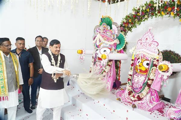 Chief Minister Dr. Yadav Participates in Lord Shri Jagannath’s Rath Yatra