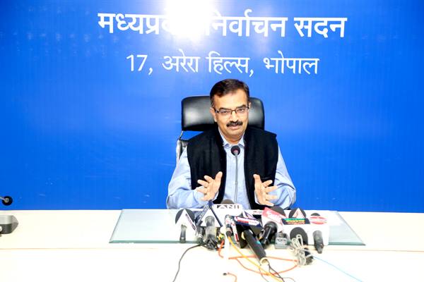 प्रदेश के सभी मतदान केन्द्रों में शांतिपूर्ण मतदान जारी