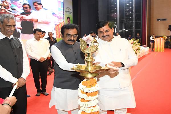 Harmony Between Plans of ‘Development and Environmental Protection’ is Essential: CM Dr. Yadav