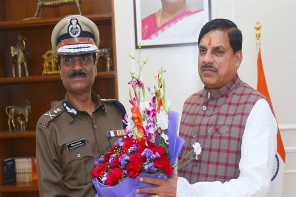 मुख्यमंत्री डॉ. यादव से मिले नवनियुक्त पुलिस महानिदेशक श्री मकवाना