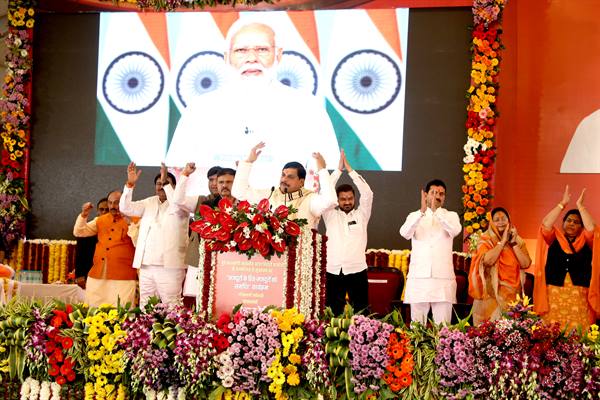 श्रमिकों को सम्मान और वंचितों को मान दिलाना हमारी प्राथमिकता - प्रधानमंत्री श्री मोदी