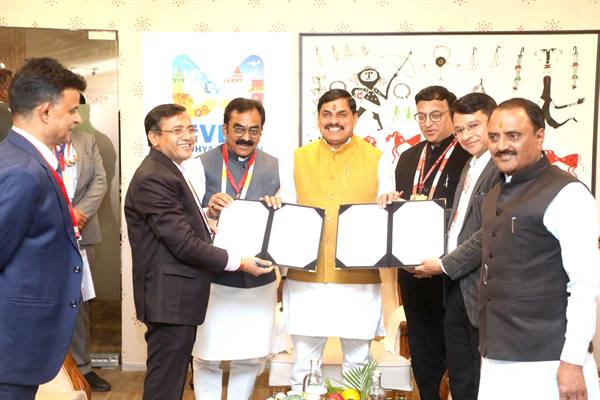 सड़क अधोसंरचना में ऐतिहासिक निवेश, एक लाख करोड़ रूपये के एमओयू पर हस्ताक्षर