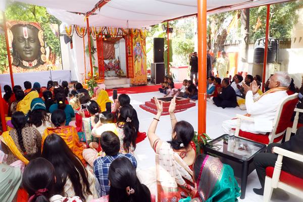 Governor Shri Mangubhai Patel observes live telecast of Ram Mandir Pran Pratishtha ceremony