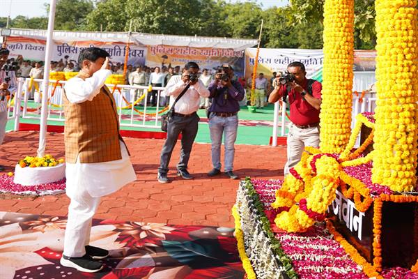 हिम्मत और पराक्रम से भरें हैं, मध्यप्रदेश पुलिस के सशक्त कदम हर मुसीबत से बड़े हैं : मुख्यमंत्री डॉ. यादव