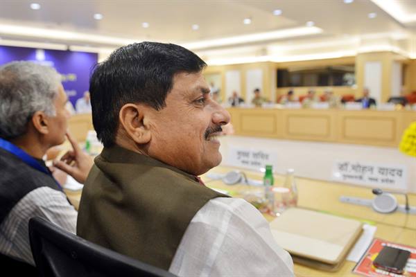 केन्द्रीय गृह मंत्री श्री शाह की अध्यक्षता में नई दिल्ली में वामपंथी उग्रवाद प्रभावित राज्यों की बैठक हुई