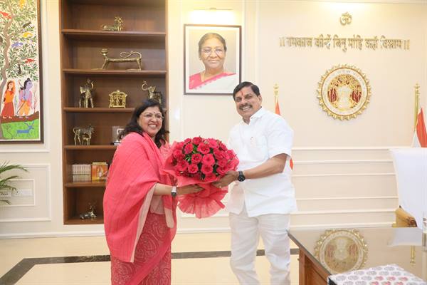 मुख्यमंत्री डॉ. यादव ने श्रीमती वीरा राणा को दीं शुभकामनाएँ