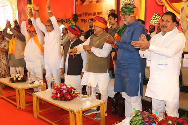 मुख्यमंत्री डॉ.यादव ने एक करोड़ 29 लाख लाड़ली बहनों के खाते में अंतरित किये 1897 करोड़ रूपये