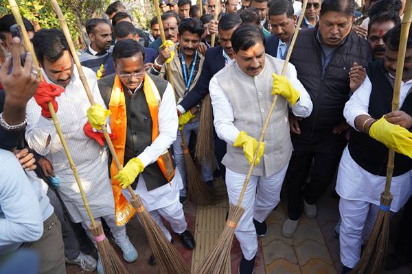 प्रधानमंत्री श्री मोदी ने स्वच्छता को अभियान के रूप में आगे बढ़ाया - मुख्यमंत्री डॉ. यादव