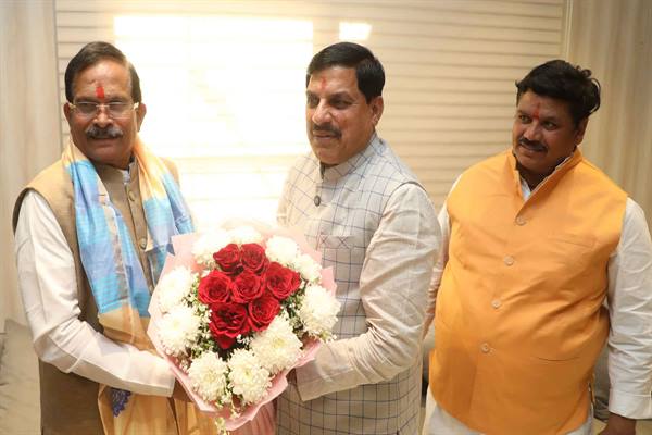 CM Dr. Yadav called on by Union Minister of State Shri Naik in Ujjain