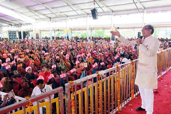 250 रुपए के मान से बढ़ाकर योजना की 1000 रूपये की राशि को 3000 रुपए तक
