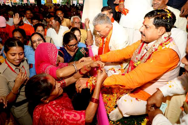 सभी त्यौहार समाज के साथ उत्साह और आनंद के साथ मनाए जायेंगे : मुख्यमंत्री डॉ. यादव