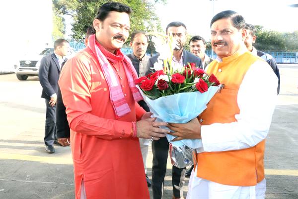 मुख्यमंत्री डॉ. यादव से विधानसभा के नवनिर्वाचित सदस्य श्री पाठक ने की भेंट