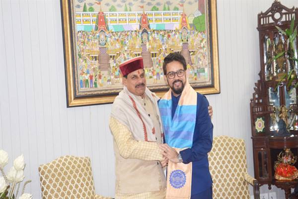 मुख्यमंत्री डॉ. मोहन यादव की केंद्रीय मंत्री श्री अनुराग सिंह ठाकुर से सौजन्य भेंट