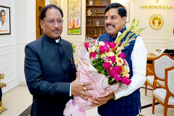 Chief Minister Dr. Yadav Meets Chhattisgarh Chief Minister Shri Vishnu Sai