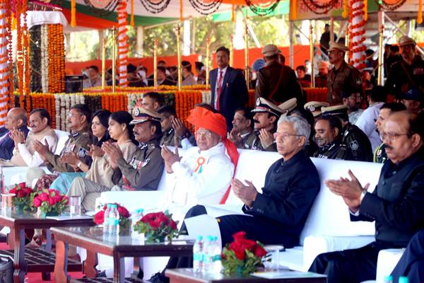 देश को सशक्त और समृद्ध बनाने में नागरिक दें अपना सर्वश्रेष्ठ योगदान : राज्यपाल श्री पटेल