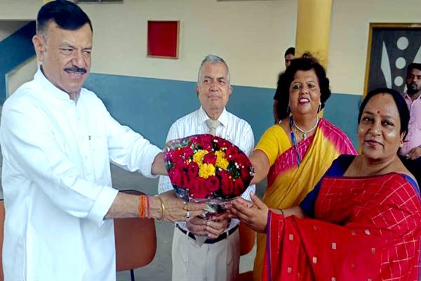 मुख्यमंत्री डॉ. यादव की पहल पर शिक्षण संस्थाओं में गुरू पूर्णिमा पर भव्य आयोजन