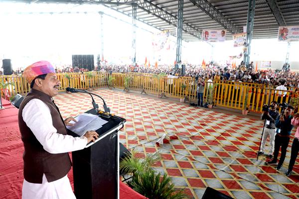 महाराणा प्रताप घांस की रोटी खाकर स्वाभिमान के साथ जिये, पर उन्होंने कभी स्वतंत्रता के साथ समझौता नहीं किया