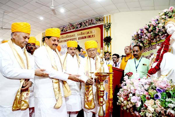 Convocation Ceremony is Truly a Pledge of Service: Governor Patel