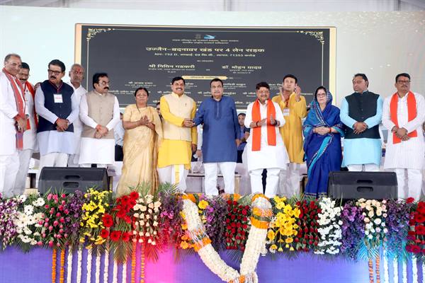 Chief Minister Dr. Yadav and Union Minister Shri Gadkari Inaugurate and Lay Foundation Stones with Bhoomi-Pujan for 10 National Highway Projects Worth Rs. 5800 Crores