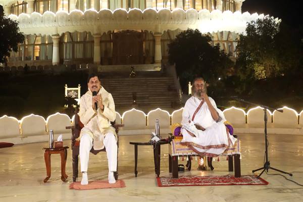 हम मध्यप्रदेश को वैभवशाली बनाने में मुख्यमंत्री डॉ. यादव के साथ हैं - आध्यात्मिक गुरु श्रीश्री रविशंकर