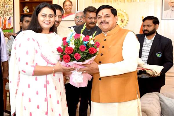 Bihar Sports Minister Ms Shreyasi Singh Meets CM Dr. Yadav