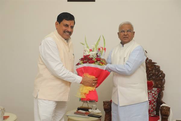 Courtesy call of Chief Minister Dr. Yadav to Governor Shri Mangubhai Patel