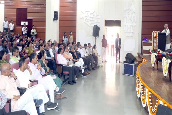 Youth should take inspiration from the spirit of love and sacrifice for the motherland from tribals: Shri Mangubhai Patel