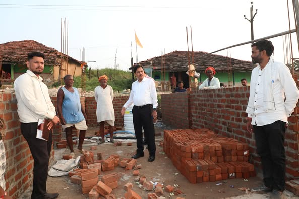 1,067 Bharia families in Chhindwara receive permanent houses