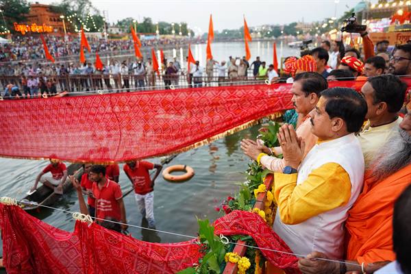 Chief Minister Dr. Yadav participates in Kshipra Tirtha Parikrama