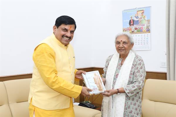 CM Dr. Yadav Meets Uttar Pradesh Governor Smt. Anandiben Patel