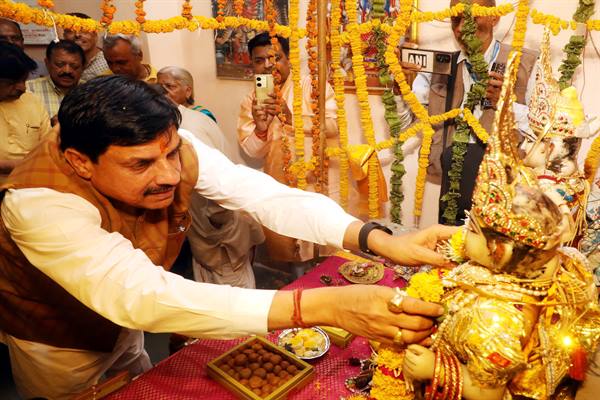 मुख्यमंत्री डॉ. यादव श्री अनंत नारायण मंदिर के प्राण प्रतिष्ठा समारोह में सम्मिलित हुए