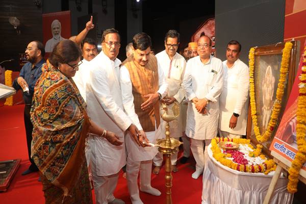 CM Dr. Yadav Attends Grand Play on Devi Ahilyabai Holkar