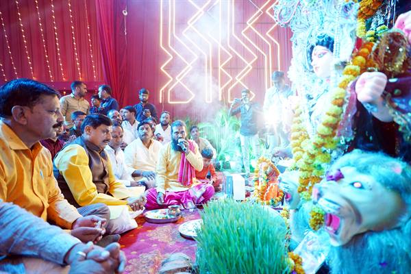 मुख्यमंत्री डॉ यादव ने माँ अंबे की पूजा-अर्चना कर प्रदेशवासियों के कल्याण की मंगल कामना की