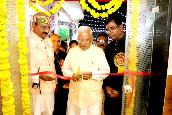 राज्यपाल श्री पटेल गुजराती समाज के गरबा महोत्सव में शामिल हुए
