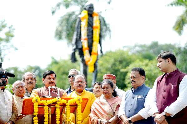 Mahatma Gandhi Showed Path of Non-Violence: CM Dr. Yadav