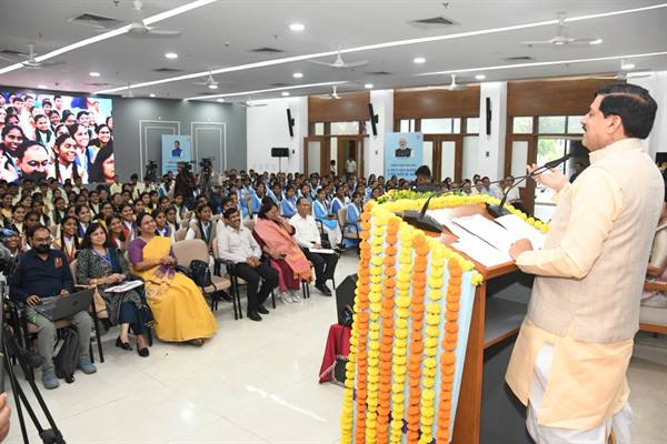 Let Children Learn and Grow — Quality Education and Student Progress Are the State Government’s Top Priorities: Chief Minister Dr. Yadav