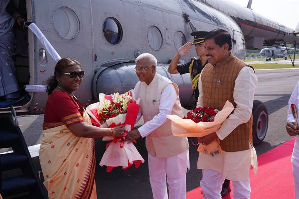 President Smt. Draupadi Murmu given a warm welcome on her arrival in Ujjain