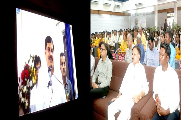 गुरू की जीवन में महत्वपूर्ण भूमिका - मुख्यमंत्री डॉ. यादव