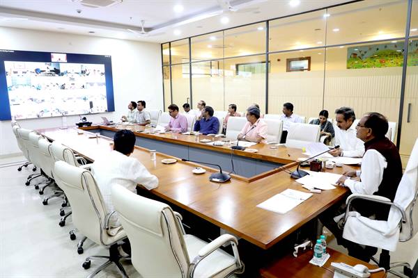 विकास पर्व के अंतर्गत अधिकाधिक लोकार्पण एवं भूमि-पूजन हों : मुख्यमंत्री श्री चौहान