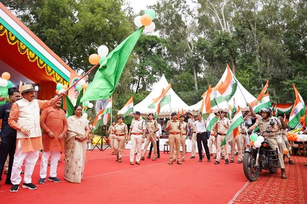 प्रधानमंत्री श्री मोदी ने तिरंगा लहराने को बनाया जन-जन का अभियान - मुख्यमंत्री डॉ. यादव