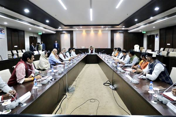 मुख्यमंत्री डॉ. यादव ने की मंत्रीगण से चर्चा