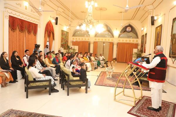 सांस्कृतिक विशिष्टताओं के साथ एक भारत-श्रेष्ठ भारत निर्माण में युवा योगदान दे : श्री मंगुभाई पटेल