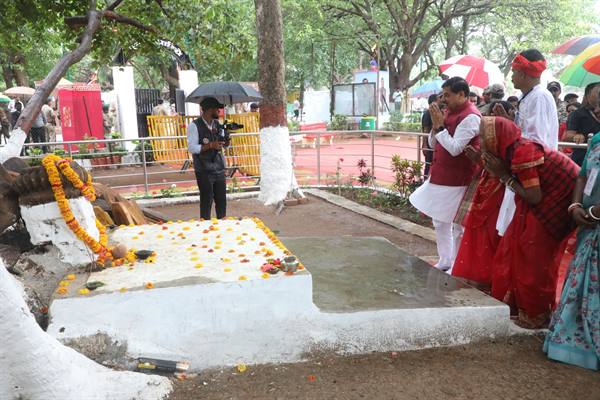 CM Dr. Yadav Pays Obeisance at Sacred Korku Shraddha Sthal established by Raja Bhabhut Singh