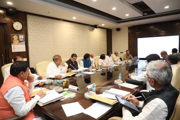 निवेश संवर्धन की नई नीतियों के अनुसार औद्योगिक इकाईयों के प्रस्तावों का परीक्षण करें : मुख्यमंत्री डॉ. यादव