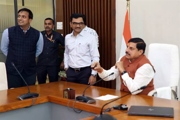 CM Dr. Yadav launched the mobile app of the Public Relations Department